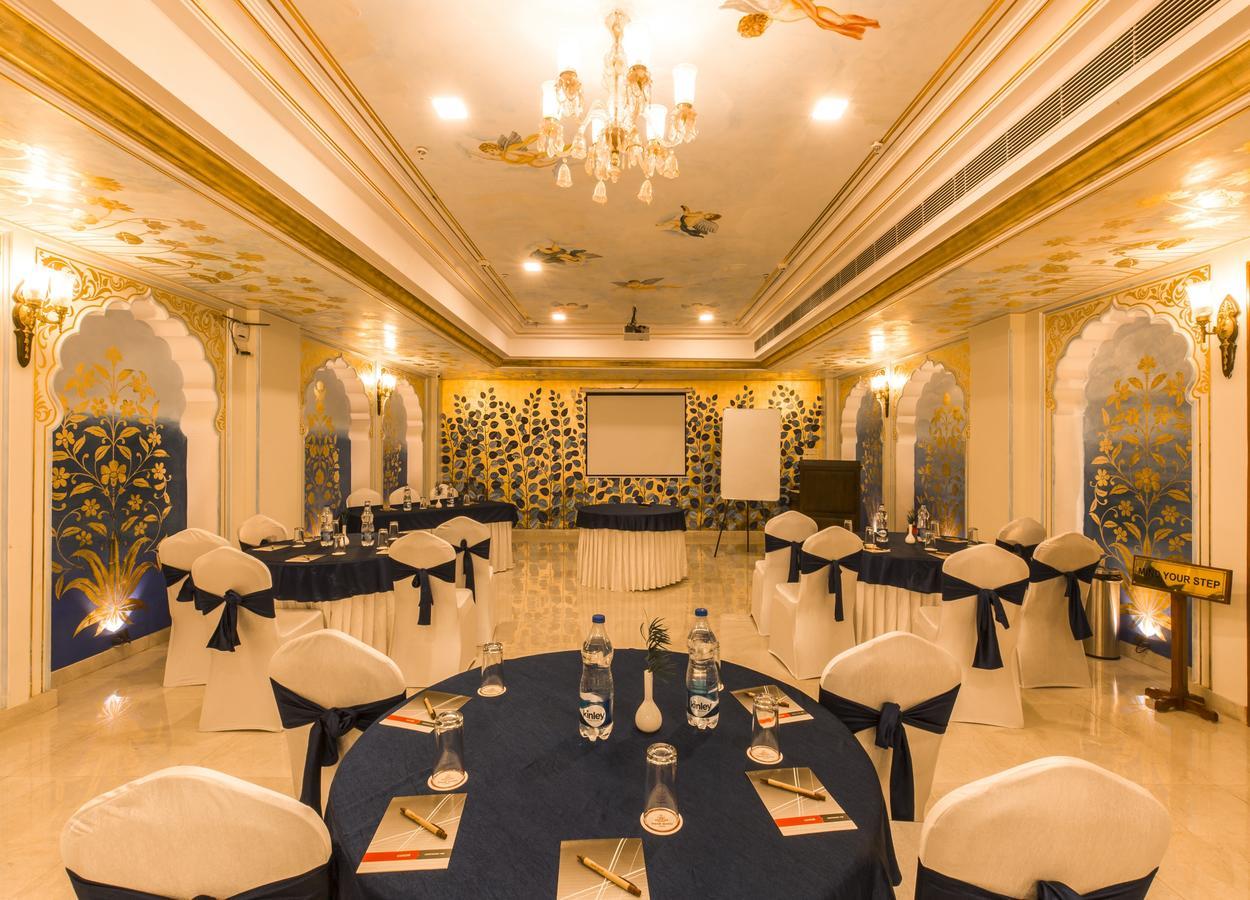 Umaid Haveli-A Heritage Style Hotel & Resort Джапур Экстерьер фото